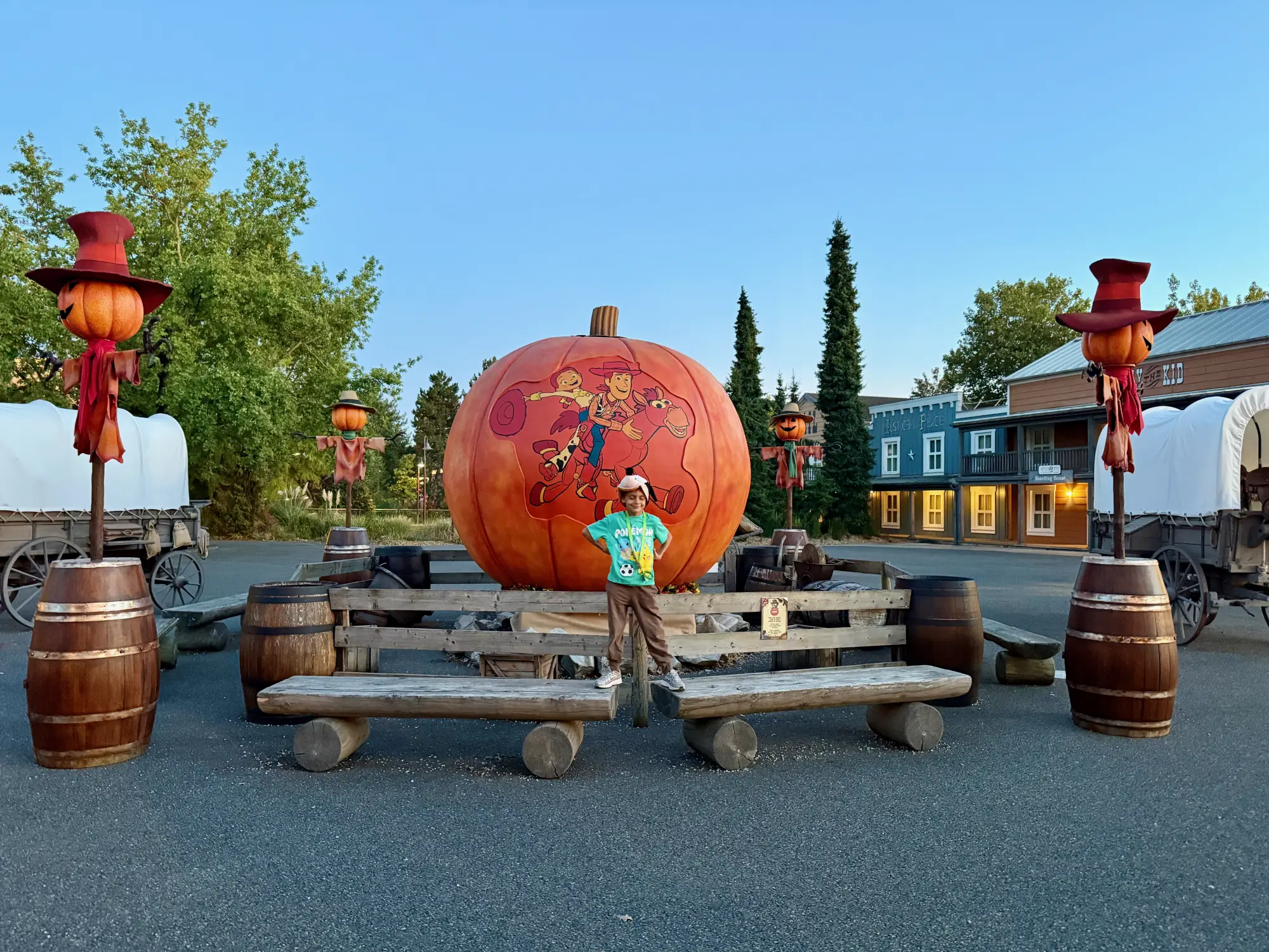 Arriving at Disney's Hotel Cheyenne, where a giant Toy Story pumpkin was waiting for us. 🎃