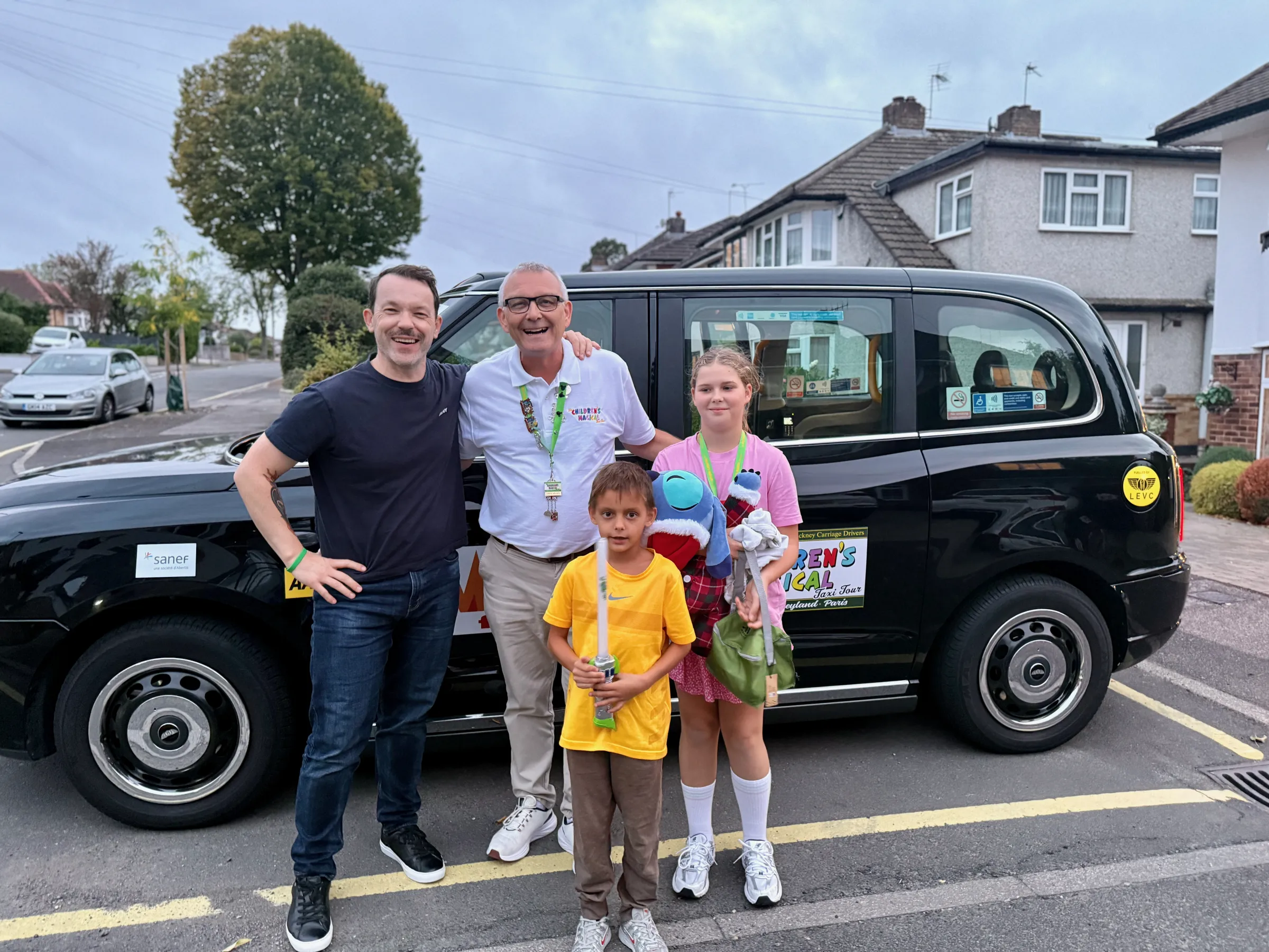 Home again. Nikola, Aleks and me with Craig and the cab that carried us there and back. 💛